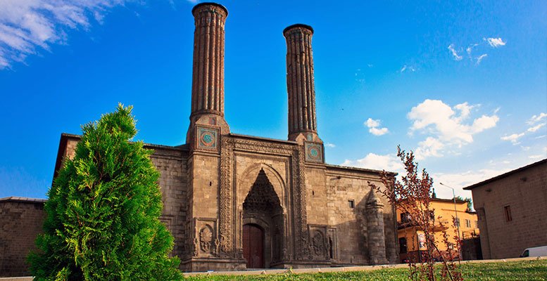 Erzurum Çifte Minareli Medrese