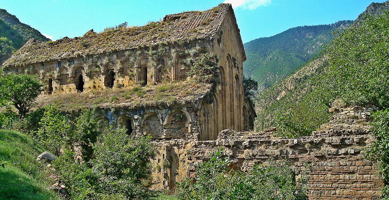 Artvin Gezilecek Yerler 18 Tekkale Manastırı - Dört Kilise